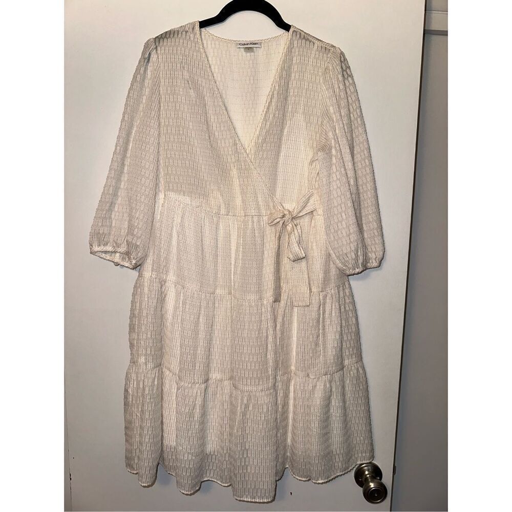 Calvin Klein Womens White Metallic Gold Tiered Wrap Dress Size 8 NWOT